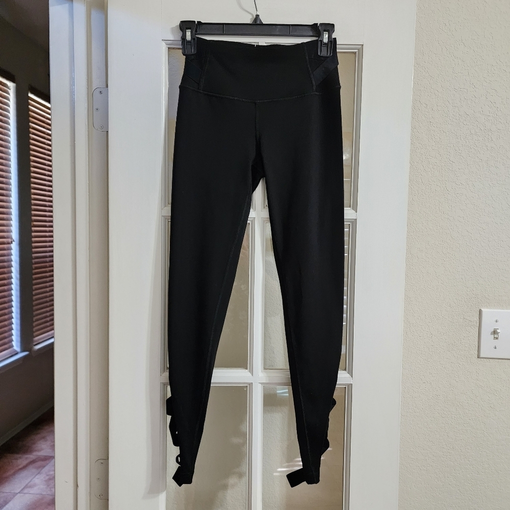 Victoria Sport Knockout Tight XS Black Strappy Cutout Leggings